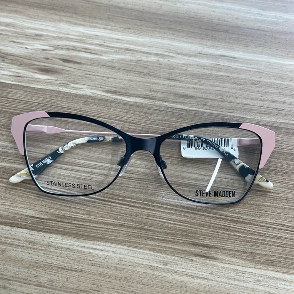 Beautiful frame Steve Madden